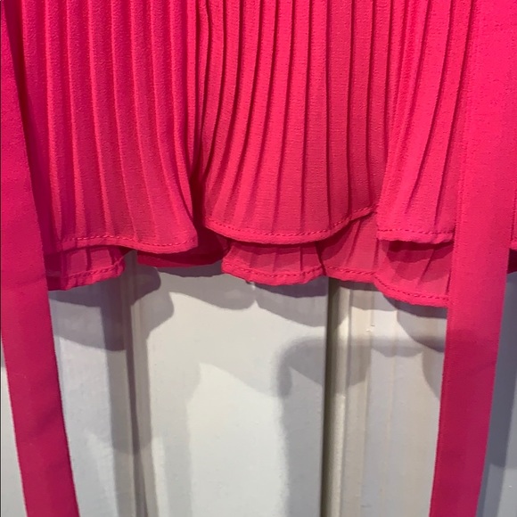 Pleated blouse with collar and neck tie, like new - Picture 5 of 6